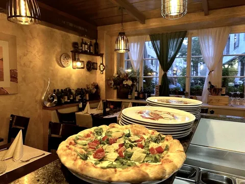 Knusprige Pizzen
